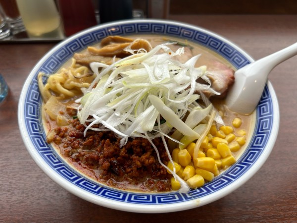 「辛味噌ラーメン1100円」@麺や 三つ葉葵の写真