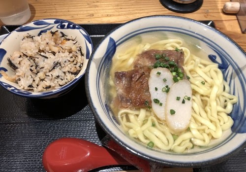 「沖縄軟骨そば定食」@沖縄家庭料理 琉球市場 やちむんの写真