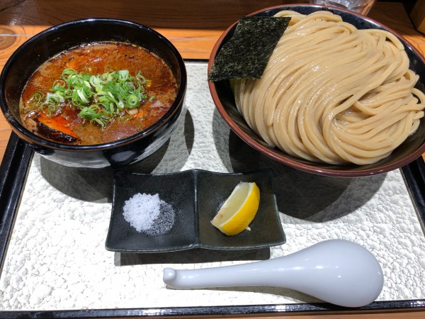 「つけ蕎麦大1300+限定麻辣200+3辛200+ネギ100+α」@中華蕎麦 ひら井の写真