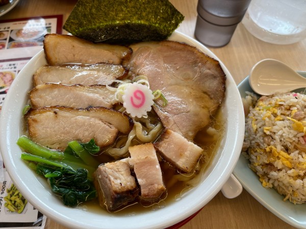 「醤油チャーシュー麺大盛お得セットA（半炒飯）」@麺屋 なが盛の写真