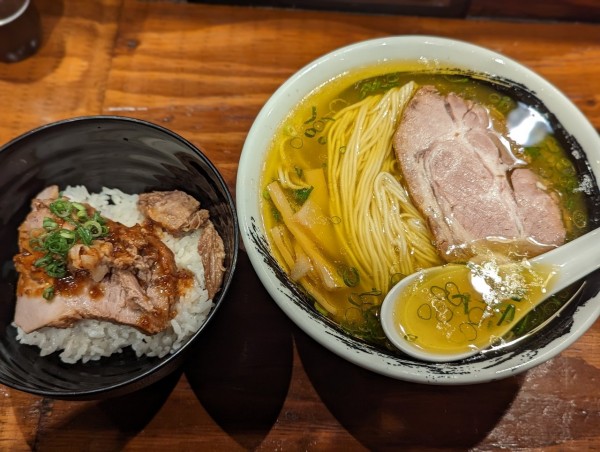「12周年記念限定黄金の塩&煮豚丼」@のスた OSAKAの写真