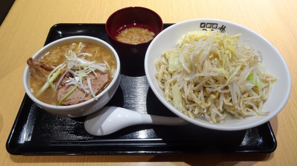 「俺の生きる道：特製つけ麺（1,430円）＋炙りチャーシュー」@#新宿地下ラーメンの写真