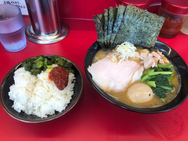「上ラーメン」@横浜家系ラーメン 宮里家の写真