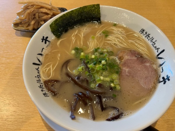 「らーめん、バリカタ、メンマ」@博多長浜らーめん いっき 戸塚安行店の写真