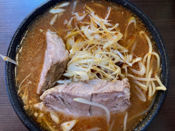 「辛口ねぎみそラーメン 900円（チャーシュー+180円）」@いくよ食堂の写真