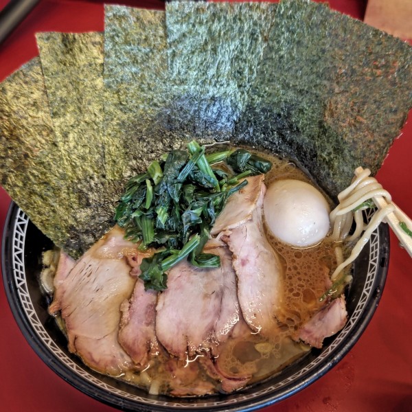 「特製ラーメン（1,150円）＋ライス（150円）」@横浜家系ラーメン 内田家 博多本店の写真