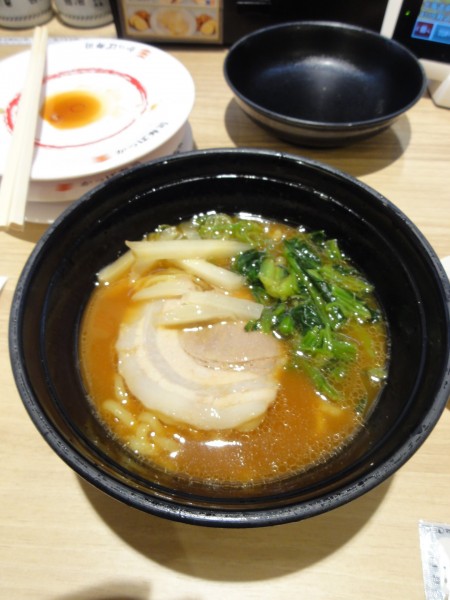 「家系ラーメン（吉村家）560円」@かっぱ寿司 横浜西口エキニア店の写真