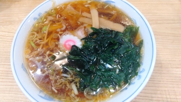 「らーめん・麺軽め+わかめ」@らーめん 高尾の写真