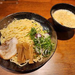 胡麻つけ麺　大盛