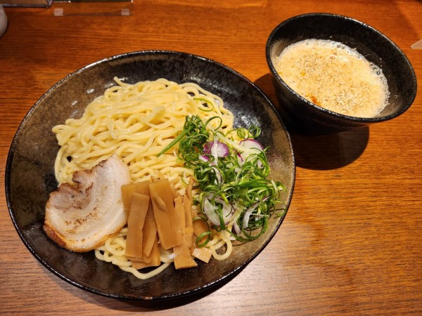「胡麻つけ麺　大盛」@麺創房 凛凛の写真