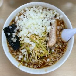 ねぎらーめん、麺大盛り、薬味