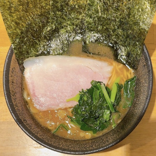 「豚骨醤油ラーメン」@麺家 燻の写真