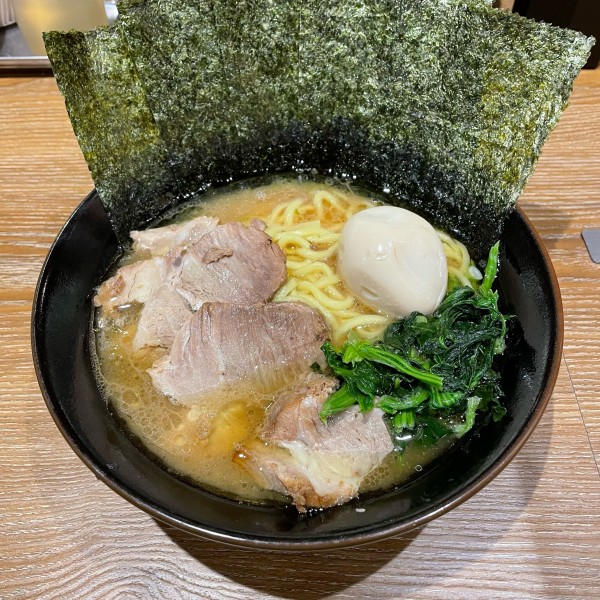 「特製ラーメン」@横浜家系ラーメン 銀家 川崎銀柳街店の写真