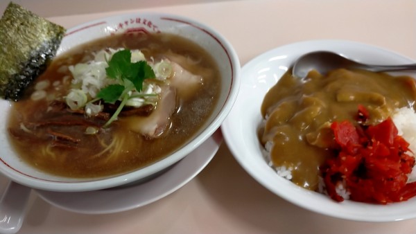 「煮干しラーメン　カレーライス」@ラーチャン専門 我武者羅 蒲田店の写真