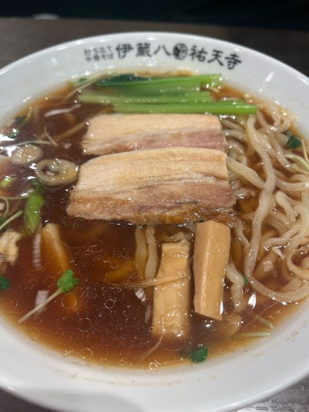 「打ち立て中華そば醤油」@打ち立て中華そば 伊蔵八 祐天寺店の写真