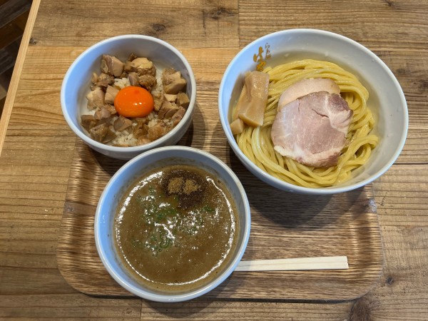 「つけ麺（濃厚豚骨魚介）900円マキシマム親子丼（クーポン）」@らぁ麺 はやし田 TXGAおおたかの森店の写真