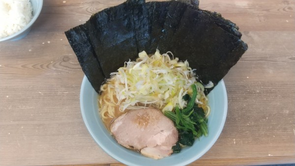 「ねぎラーメン、のり」@横浜らーめん 渡来武の写真
