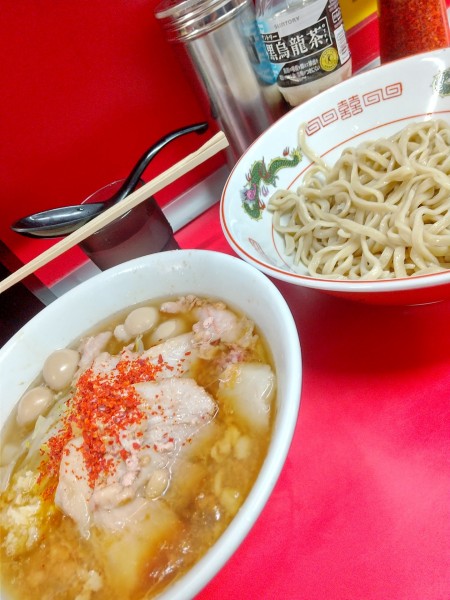 「つけ麺 半分 うずら」@ラーメン二郎 湘南藤沢店の写真