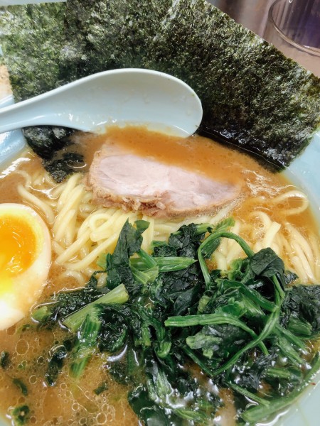 「本店ラーメン」@横浜ラーメン 武蔵家 中野本店の写真