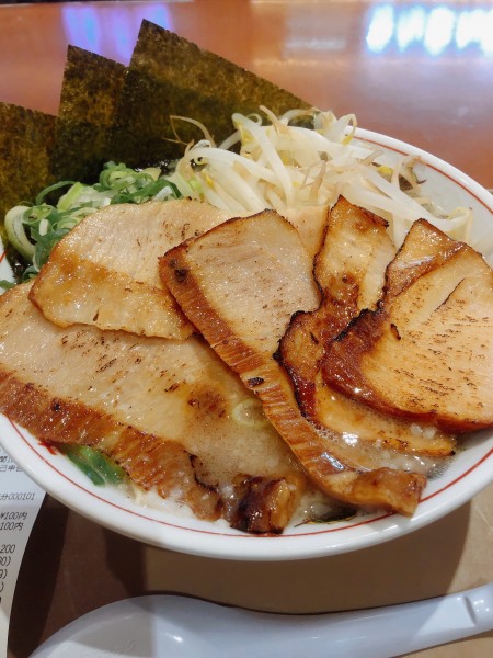 「炙りとろ肉チャーシュー」@博多だるま JAPAN MARK IS みなとみらい店の写真