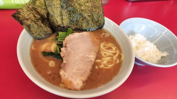 「ラーメン並750円」@横浜ラーメン 武蔵家 東名川崎店の写真