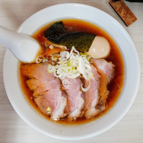 「中華そば（昔ながら・細麺）＋チャーシュー3枚＋味玉」@寺カフェ 中華そば水加美の写真