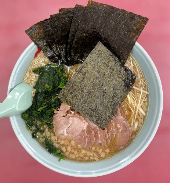 「ネギチャーシュー麺(醤油)、中盛り、海苔増し、背脂、ライス」@ラーメン山岡家 東金店の写真