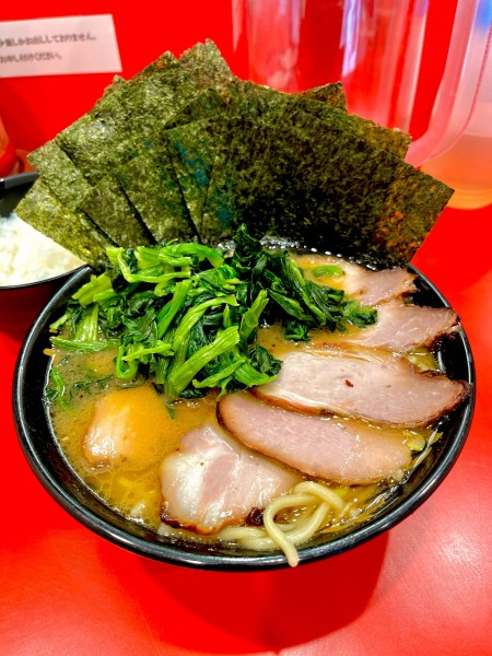 「チャーシュー麺【TP】海苔、ほうれん草、ご飯」@ラーメン家 がんくろの写真