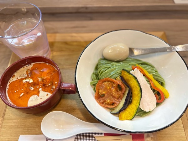 「えびと豆乳の冷製坦々つけそば〜夏野菜を添えて〜+味玉+チーズリゾ」@えびそば 緋彩の写真