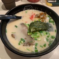 博多ラーメン 750円