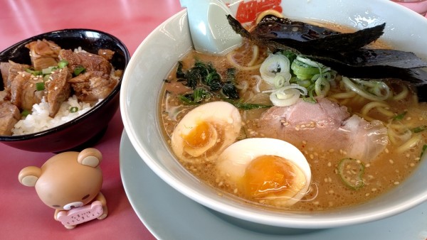 「ランチセット(790円税込)　味噌󠄀@コロチャ丼」@ラーメン 山岡家 高崎倉賀野店の写真