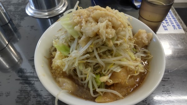 「麺半分800円ニンニク野菜脂」@ラーメン二郎 柏店の写真