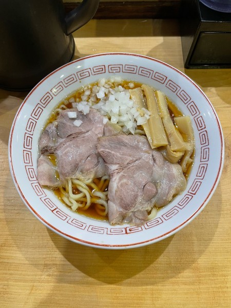 「煮干中華そば(800円)」@背脂煮干し中華そば 和市 新橋本店の写真