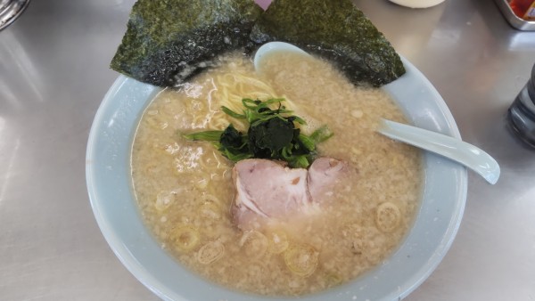 「モーニングラーメン油多め450円（10時まで）」@ラーメンショップ 野田店の写真