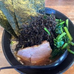 岩のりラーメン(並)950円＋サービスほうれん草