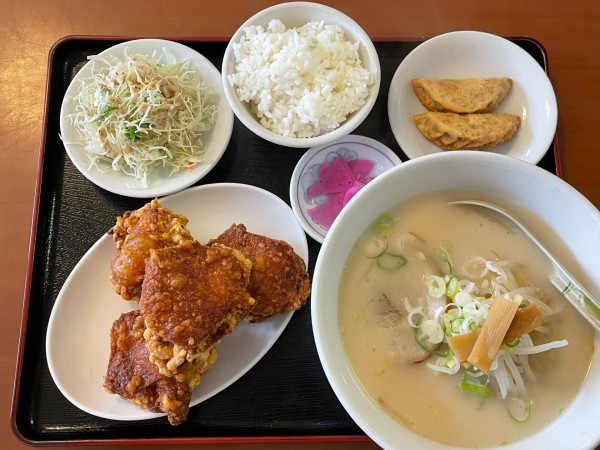 「唐揚げ定食　￥１１００」@中国料理 京華の写真