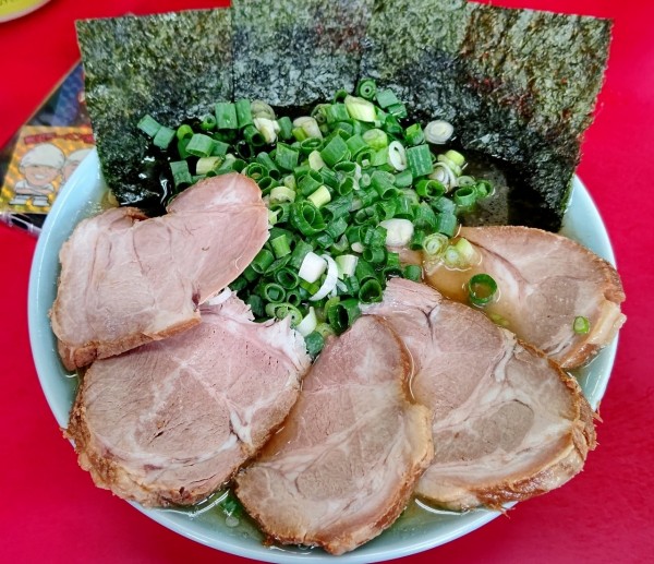 「ラーメン並」@横浜家系ラーメン 末広家の写真