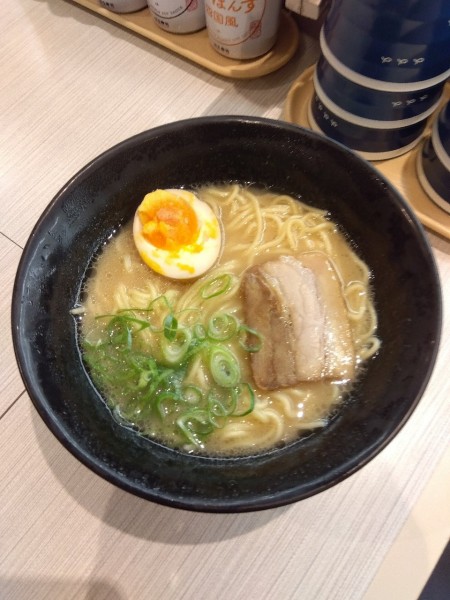 「博多とんこつラーメン」@はま寿司 石岡店の写真