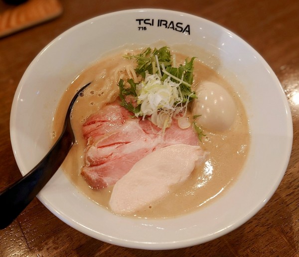 「鶏白湯」@ラーメン翼の写真