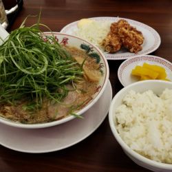 9条ネギラーメン定食唐揚げ