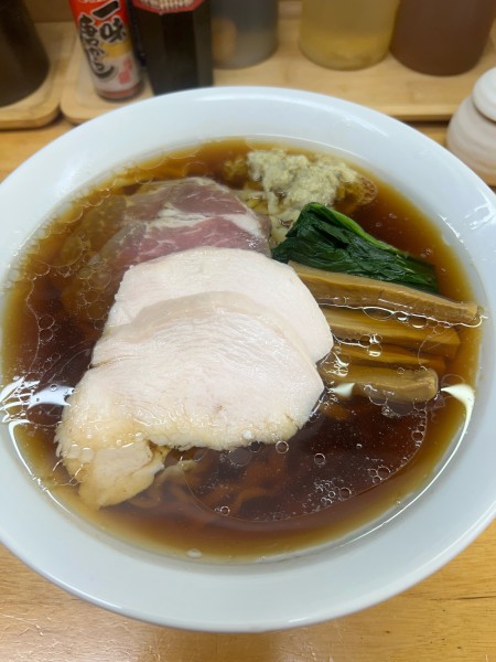 「浅利中華蕎麦醤油　鶏チャーシュー　肩ロース」@麺道 六善 お花茶屋店の写真