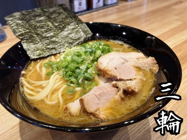 「豚骨醤油￥830」@豚骨醤油 三輪の写真