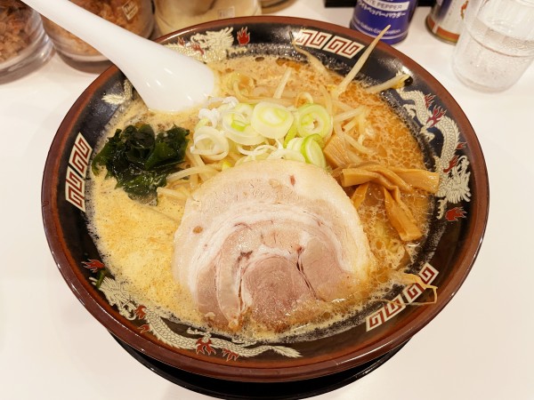 「札幌味噌ラーメン 880円」@北海道らーめんみそ熊 神奈川綱島店の写真