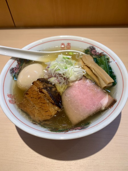 「特製塩中華そば」@中華そば 須紗の写真