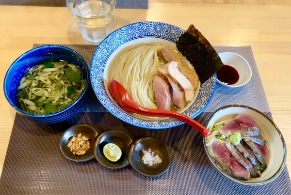 「限定 鯛だし昆布水つけ麺 塩 & 炙りしめ鯖丼 ハーフ」@麺や旬香の写真