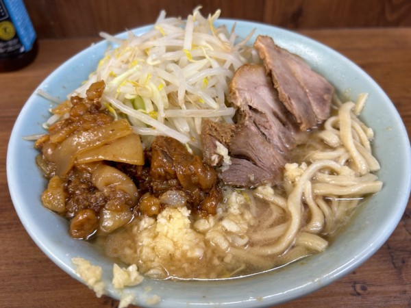 「ラーメン850円(ニンニク、アブラ)」@ラーメン二郎 池袋東口店の写真