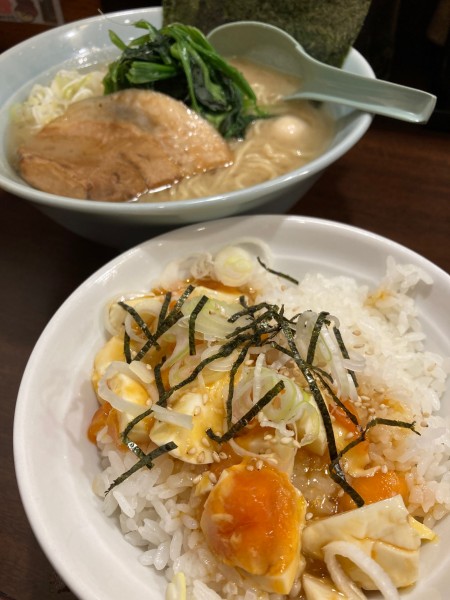 「濃厚豚骨醤油ラーメン」@横濱家系らーめん 喜濱家 山王町店の写真