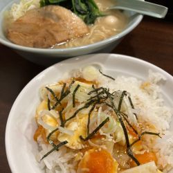 濃厚豚骨醤油ラーメン