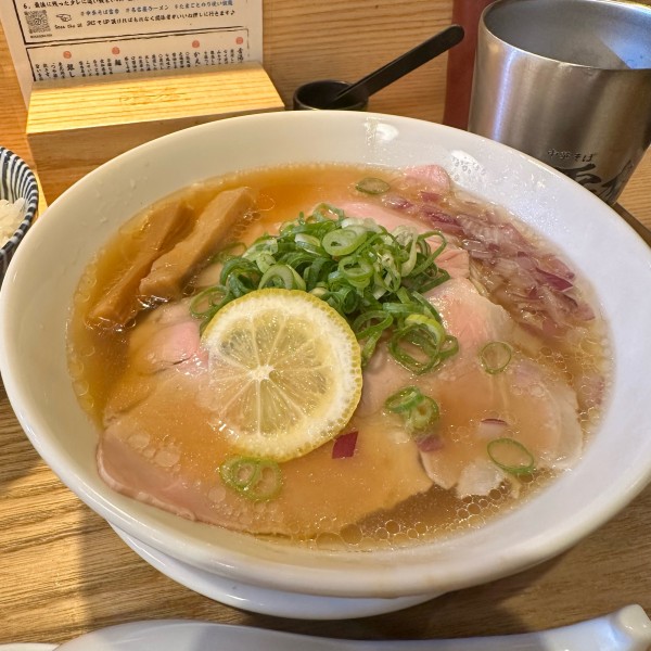 「淡色醤油貝ダシ中華そば」@中華そば 雷杏の写真