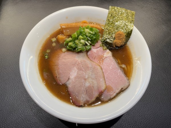 「豚骨魚介蕎麦」@百合の咲く場所の写真